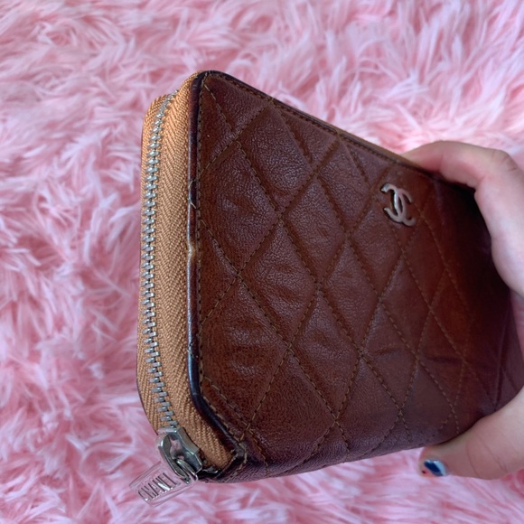 SOLD ๐ซ Chanel Classic Zip around Wallet ๐ซ - Picture 6 of 12